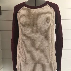 American Eagle Sweater Size M